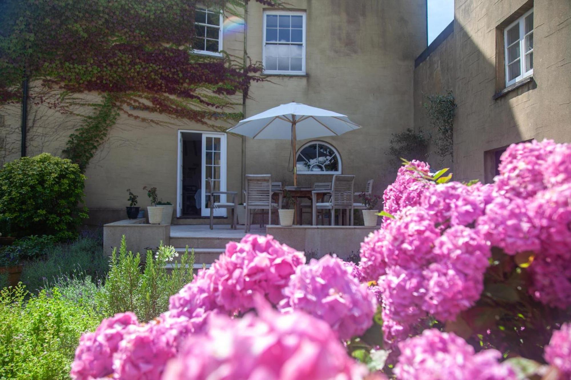 Clemenstone House B&B Cowbridge Exterior photo